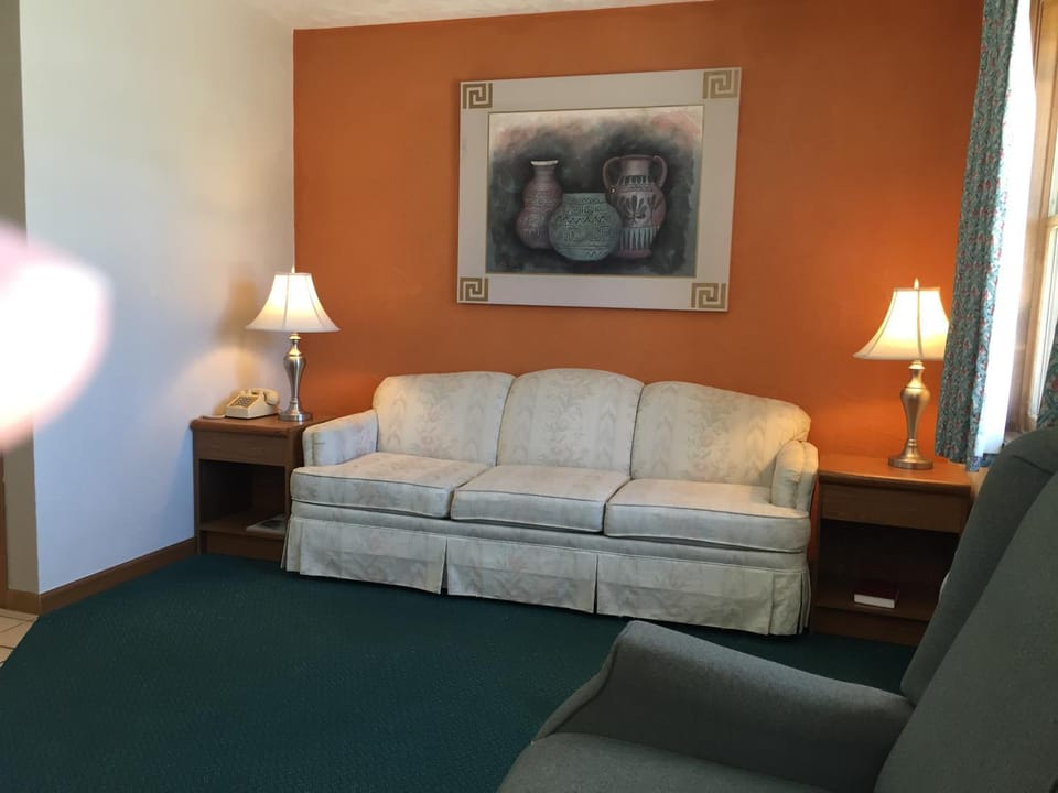 East Street Inn & Suites Motel in Tipton