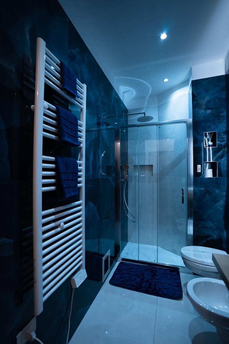 Shower, Bathroom, towels