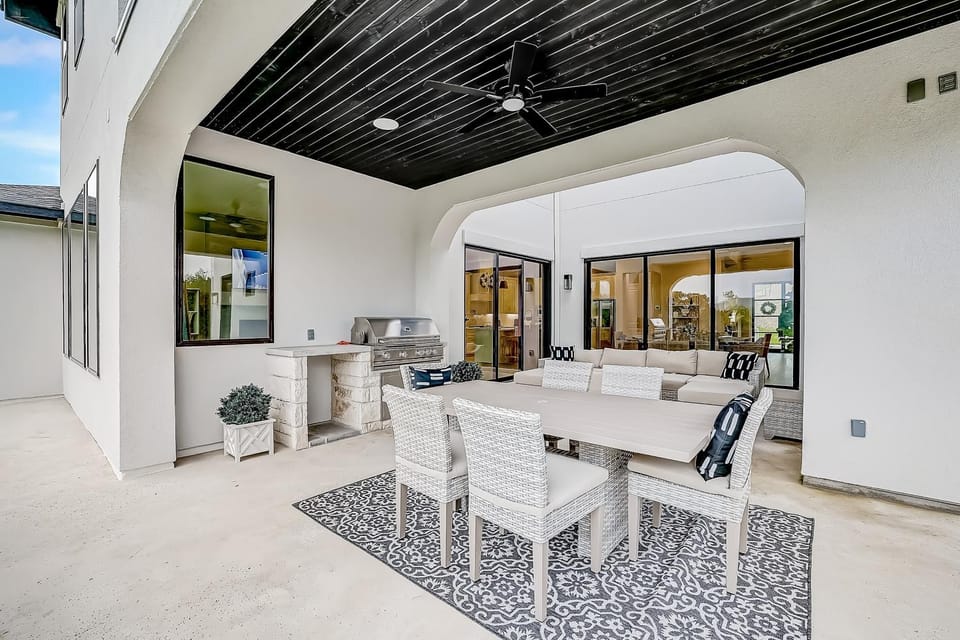 Dream on Devil's Cove House in Jonestown