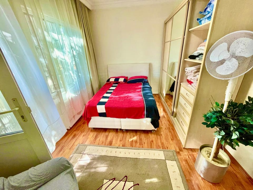 Bed, Photo of the whole room, Bedroom, wardrobe