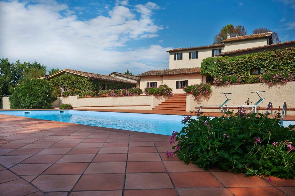 Property building, Garden, Garden view, Pool view, Swimming pool