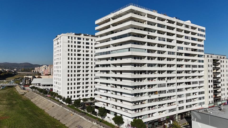 Property building, Neighbourhood, City view