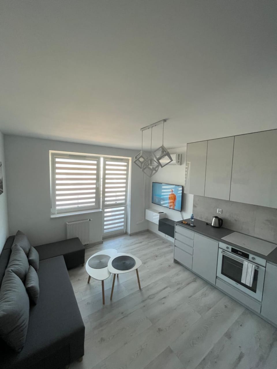 Kitchen or kitchenette, Living room, Seating area