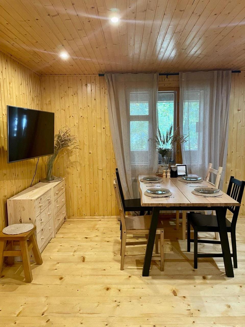 TV and multimedia, Dining area