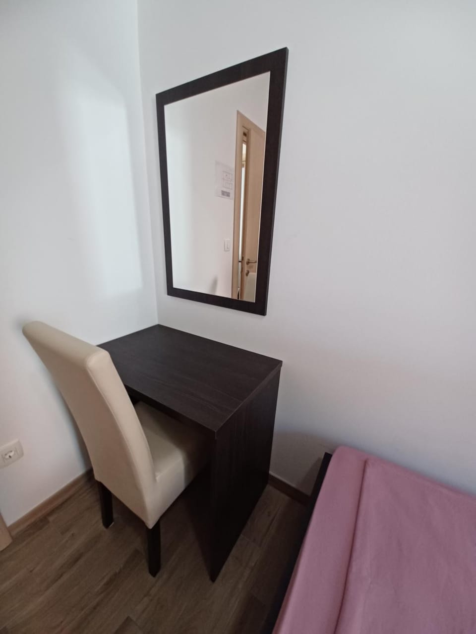 Seating area, Bedroom