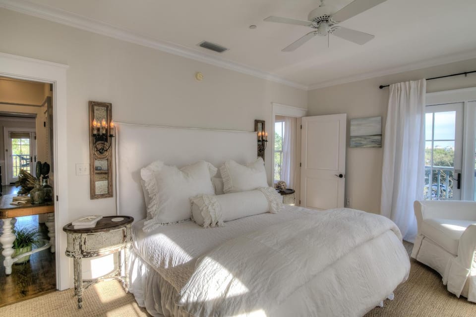 Lighthouse Loft House in Seaside