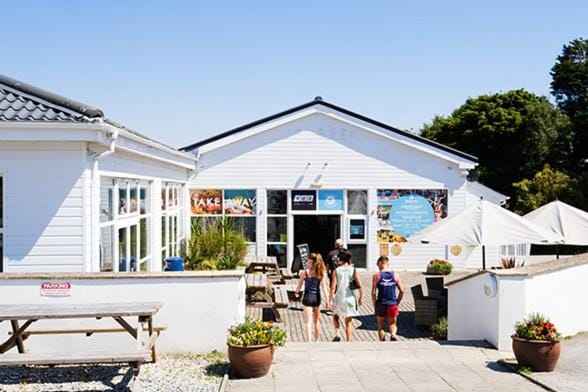 Cornwall family friendly villa with free use of Pool, soft play, mini golf, tennis, gym, fitness classes, sauna and ice baths House in Saint Columb Major