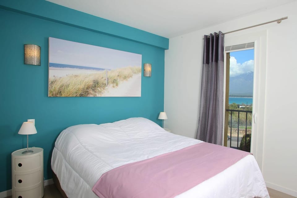 Bedroom, Sea view