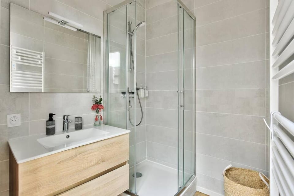 Shower, Bathroom, towels