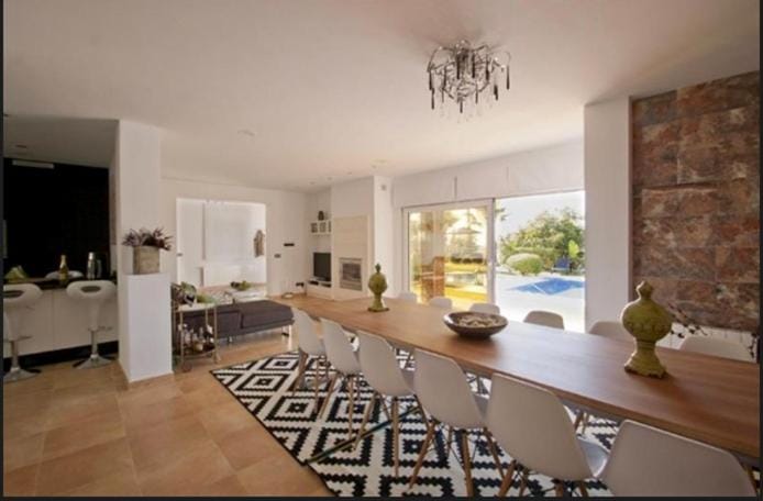 Seating area, Dining area