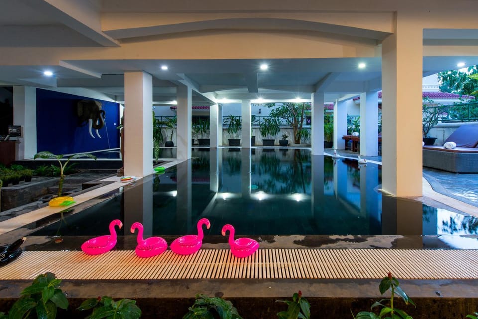 Swimming pool, Swimming pool