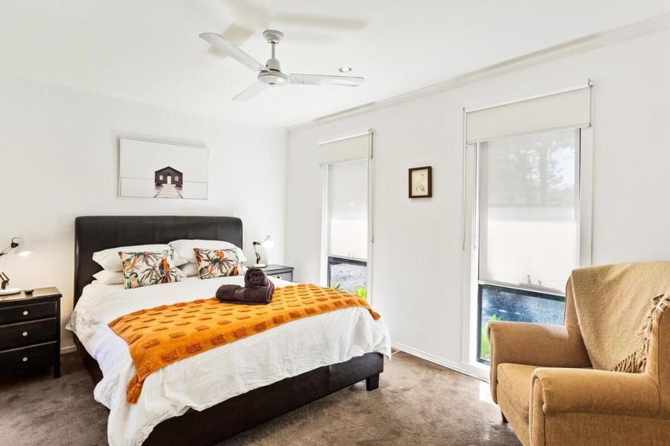 King Bed' tranquil paradise Cowes 4BR 4BTH House in Cowes