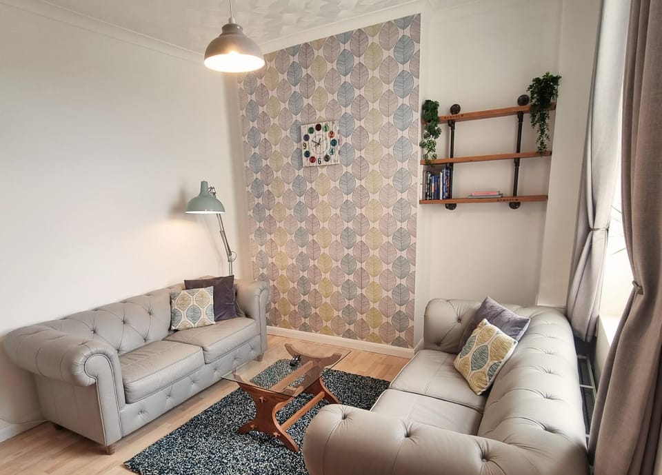 Communal lounge/ TV room, TV and multimedia, Living room, Seating area