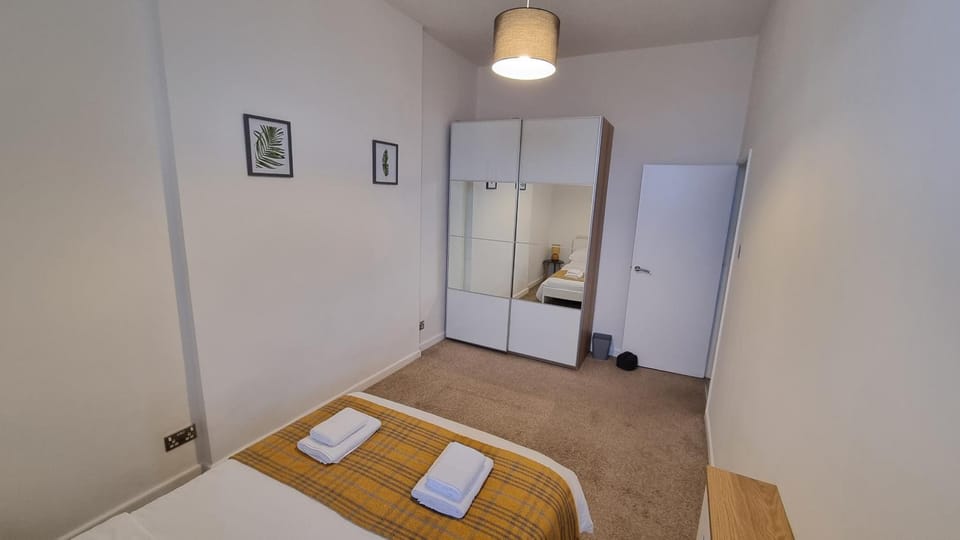 Bed, Photo of the whole room, Bedroom, wardrobe