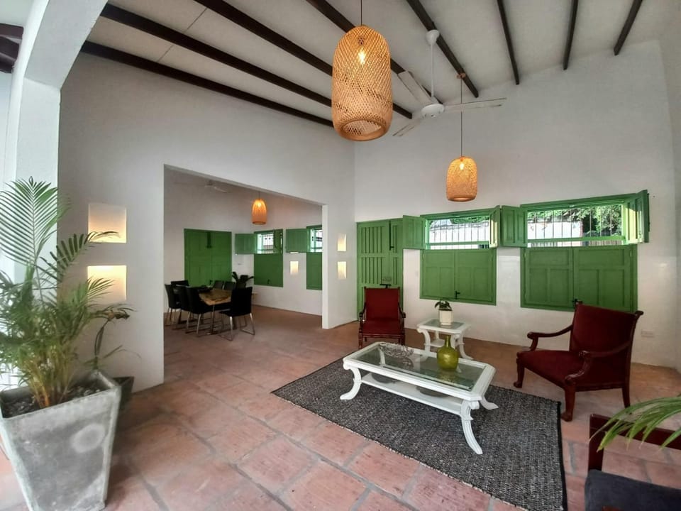Living room, Area and facilities