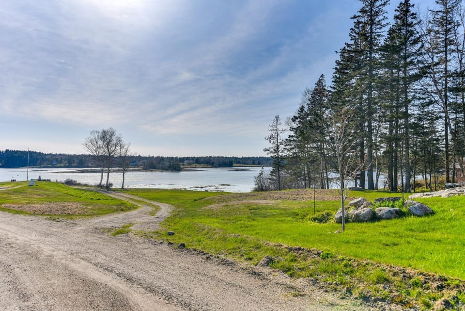 Oceanside Bass Harbor Home w/ Peaceful Deck! House in Bass Harbor