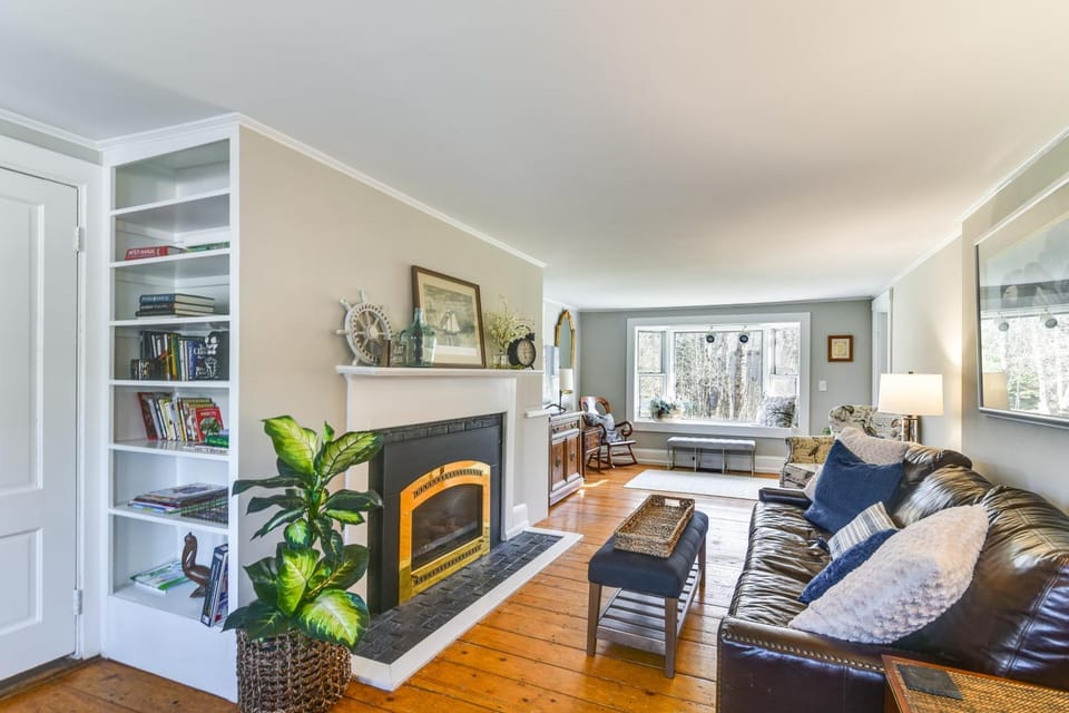 Quiet Waterfront Home: Ideal Maine Escape! House in Bass Harbor