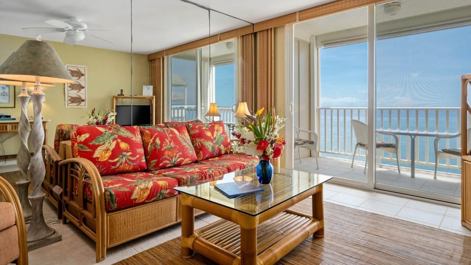 Beautiful Oceanfront Condo! - Hale Kona Kai 303 House in Holualoa