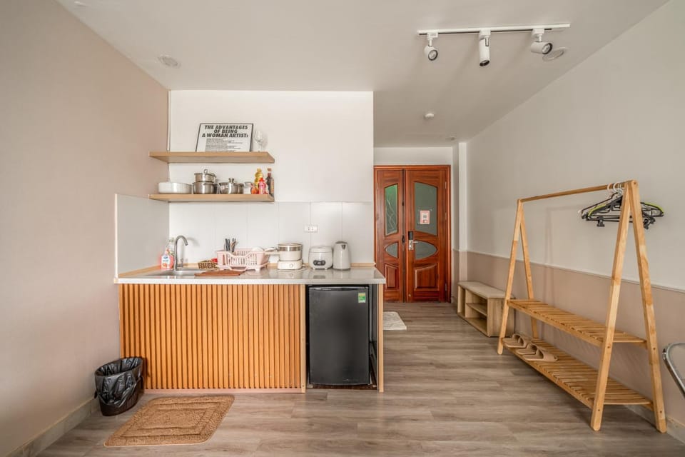 Kitchen or kitchenette
