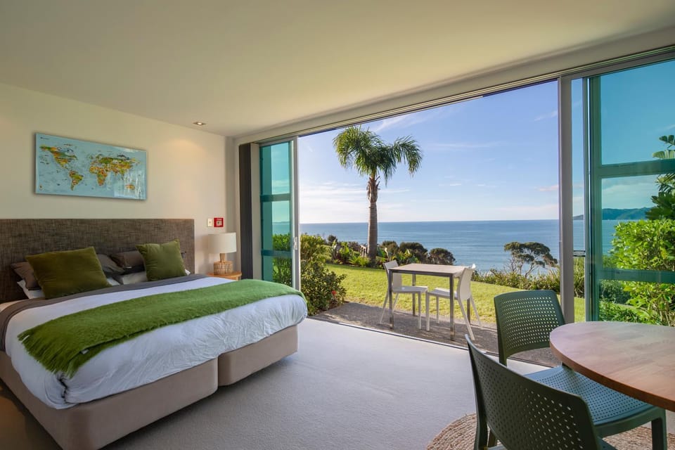 Bed, View (from property/room), Seating area, Bedroom, Sea view