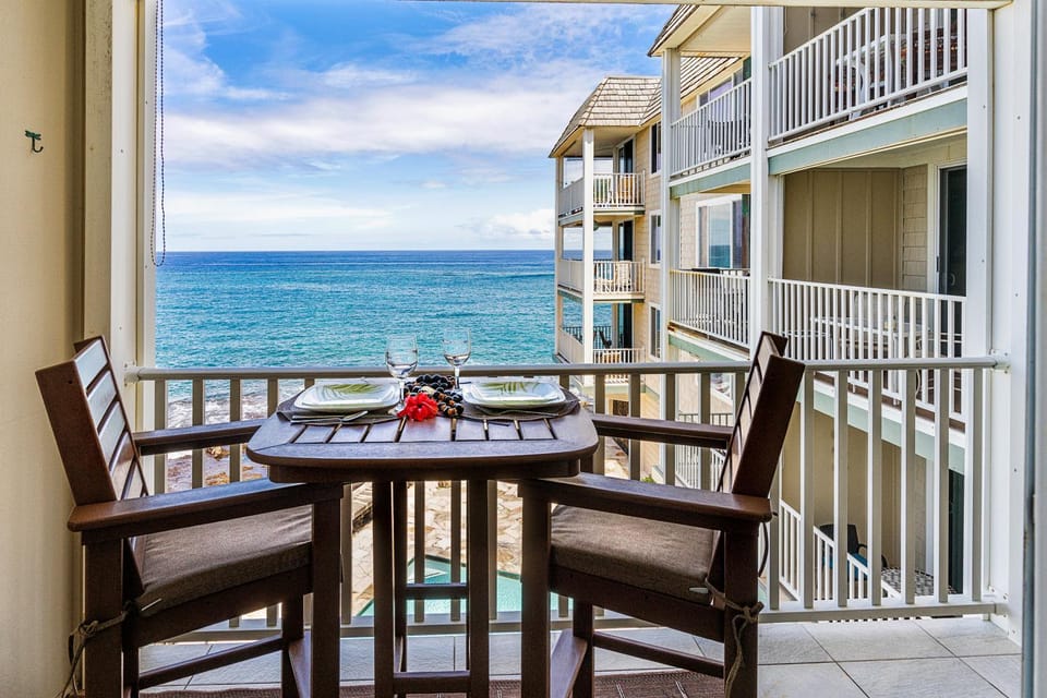 Dreamy True Oceanfront Condo - Hale Kona Kai 307 by Casago Kona House in Holualoa