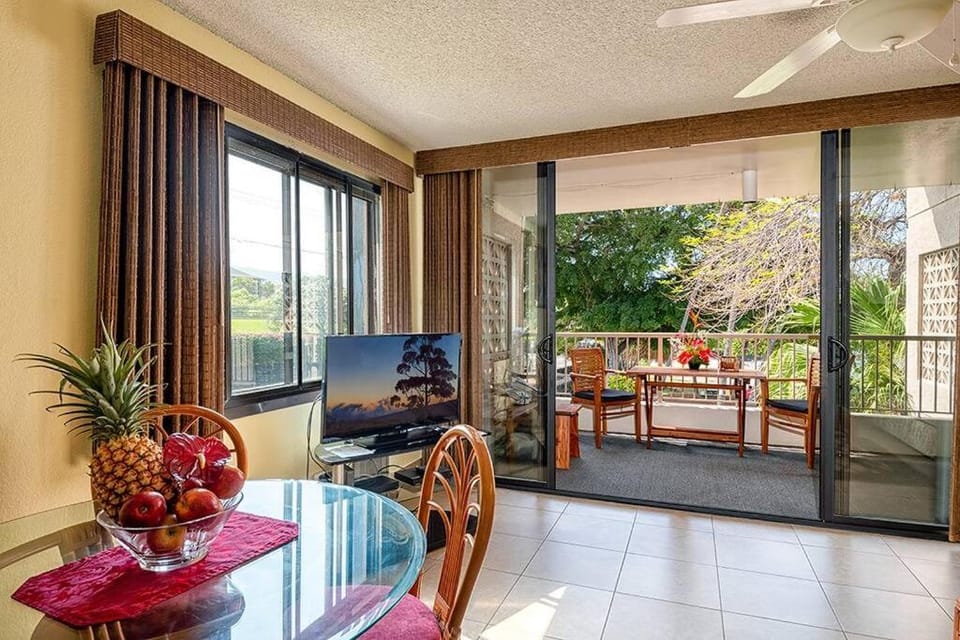 Communal lounge/ TV room, View (from property/room), Balcony/Terrace, Living room, Dining area