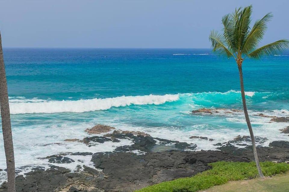 Inviting Condo with a Stunning Ocean View! - Kona Reef C-22 by Casago Kona House in Holualoa