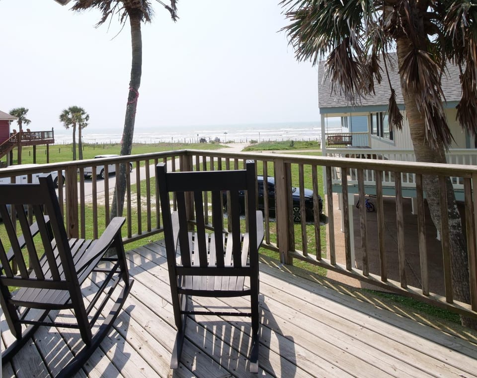 Balcony/Terrace, Seating area, Beach, Sea view