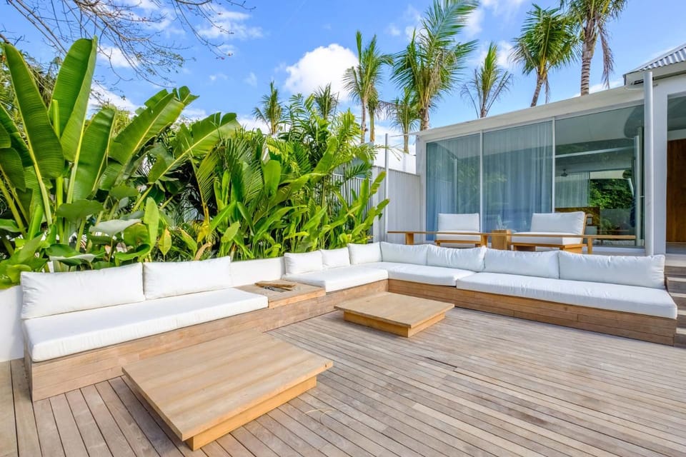 Property building, Patio, sunbed