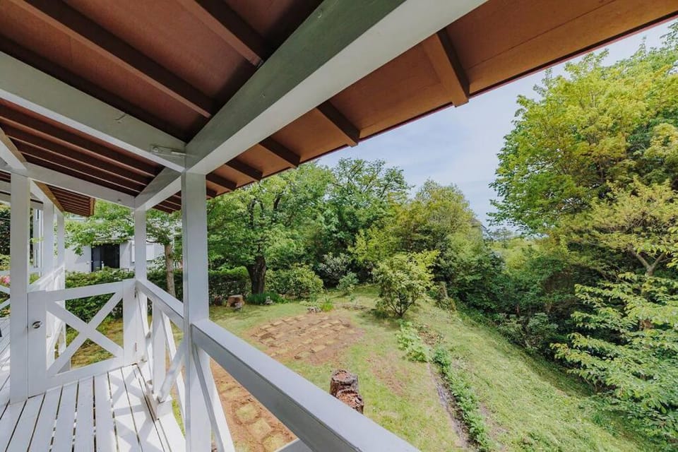 テラスでＢＢＱ「伊豆高原　野鳥の郷ときわ荘」 House in Shizuoka Prefecture
