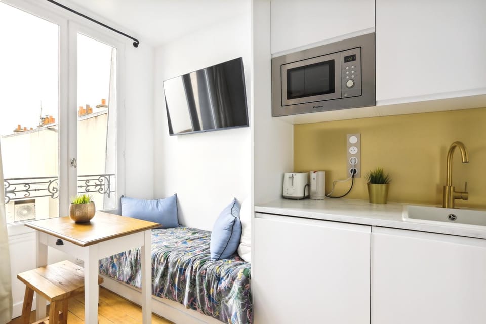 TV and multimedia, Coffee/tea facilities, Kitchen or kitchenette, Seating area, Dining area, minibar, stove, toaster