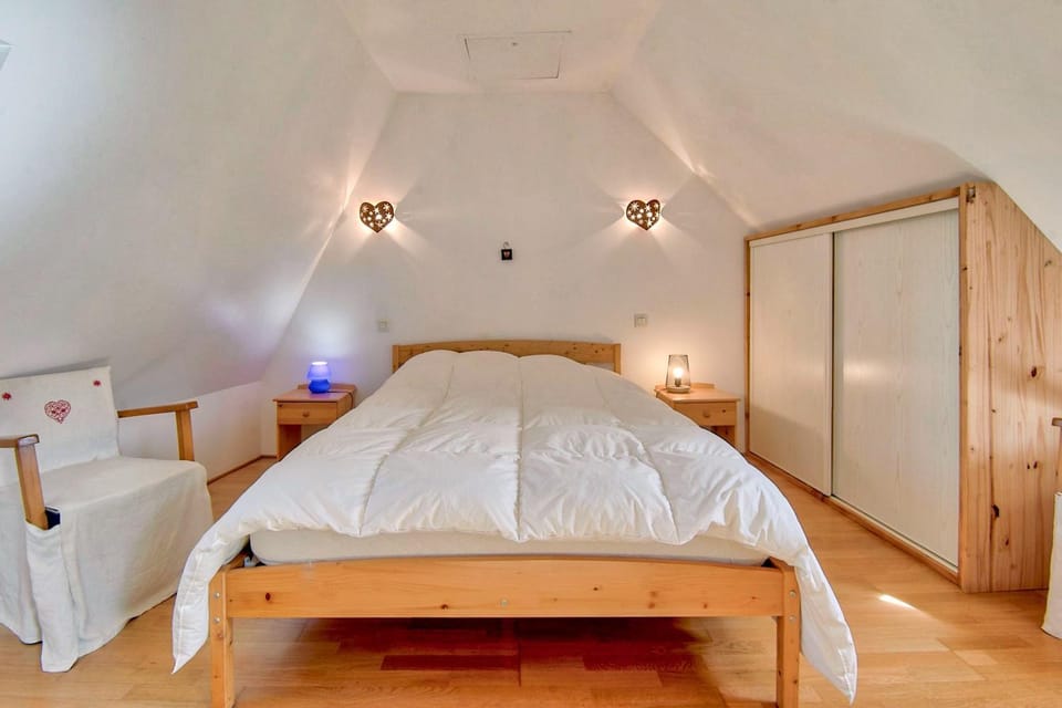 Property building, Living room, Bedroom