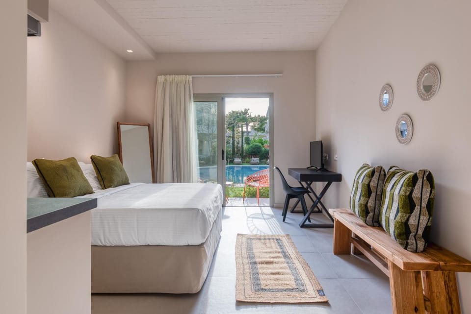 Bed, Photo of the whole room, Bedroom