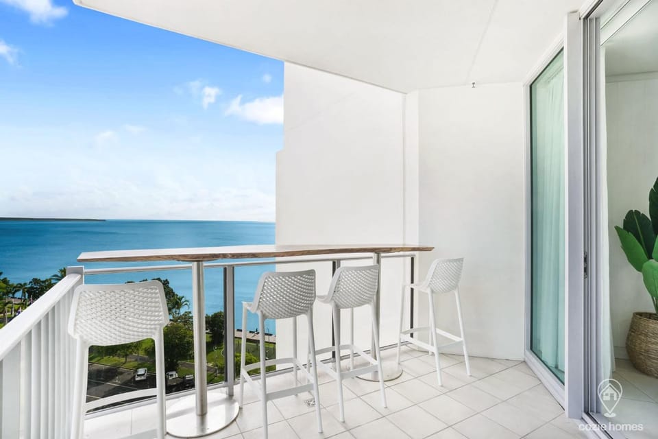 Ocean Views at Mantra Trilogy Apartment in Cairns