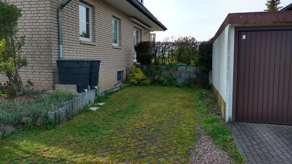 Property building, Spring, Parking