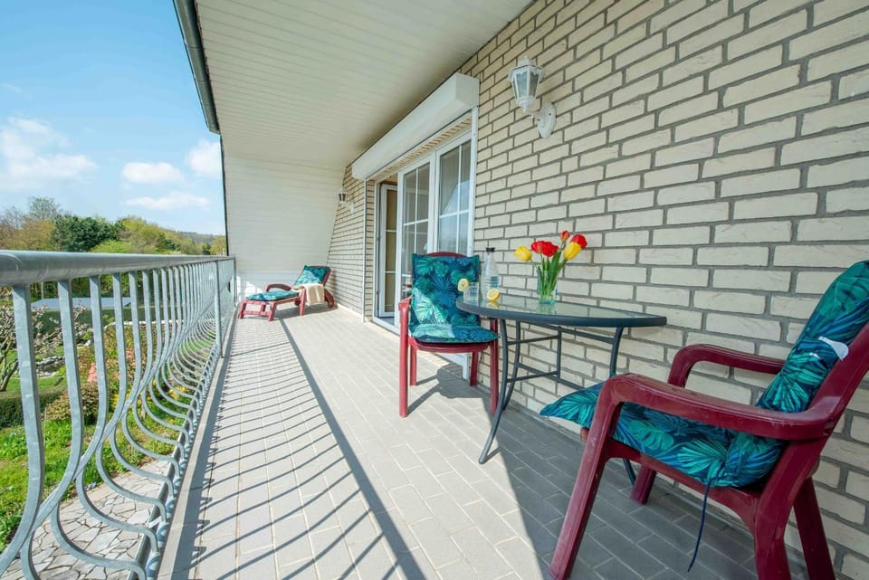 Spring, Day, View (from property/room), Balcony/Terrace