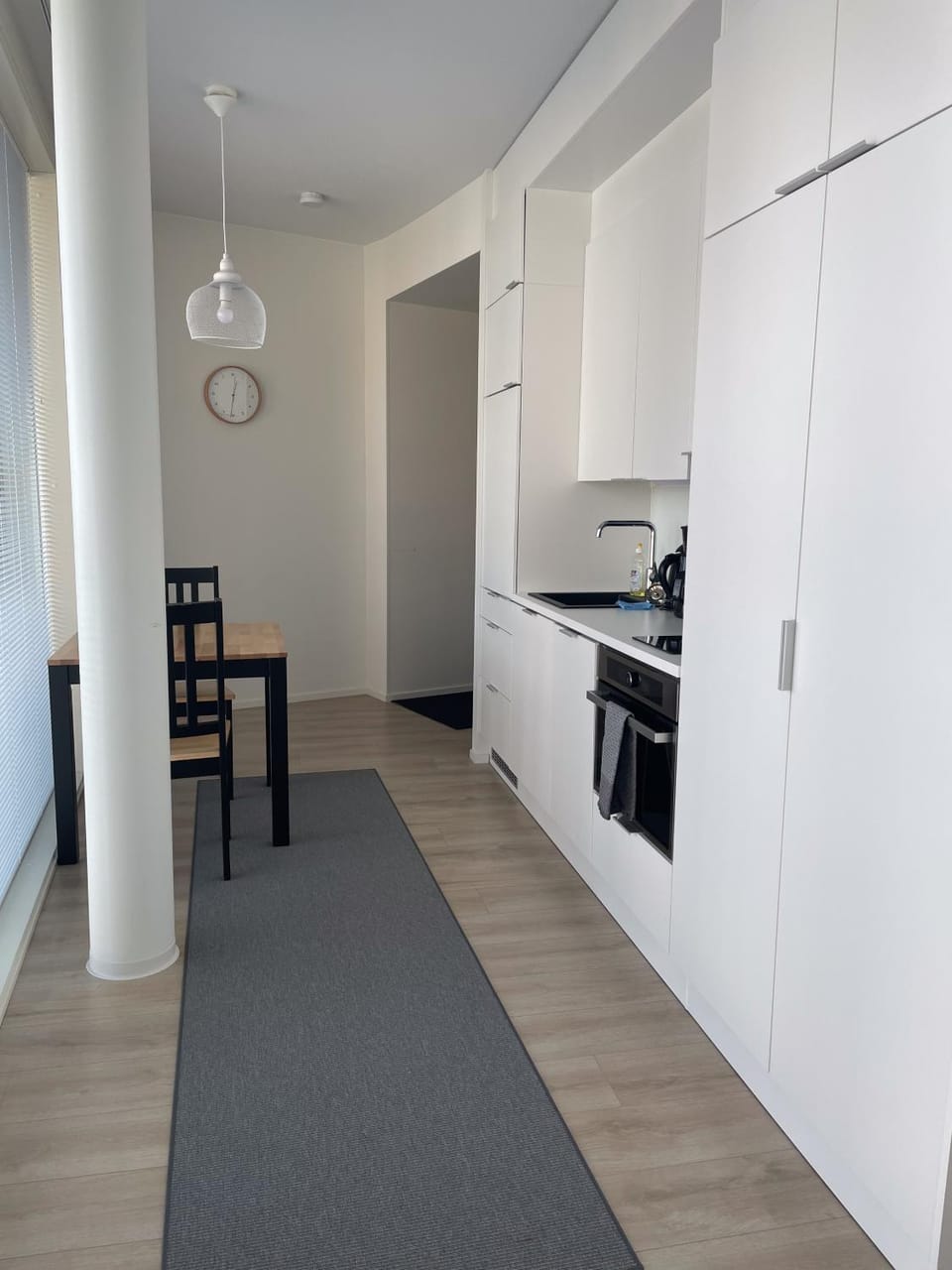 Kitchen or kitchenette, Dining area, oven, stove