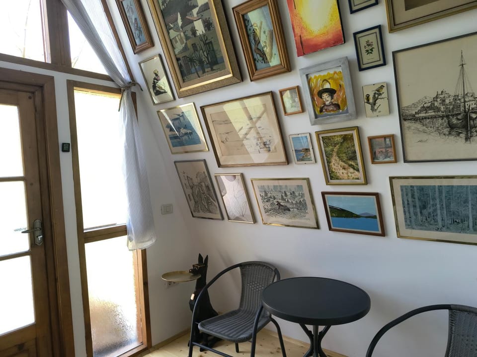 Living room, Decorative detail, Seating area