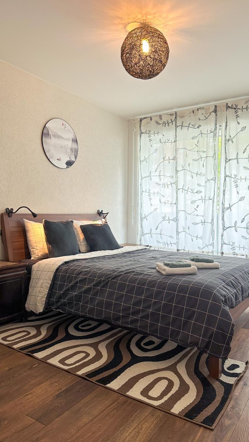 Bed, Photo of the whole room, Bedroom