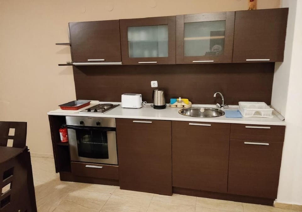 Kitchen or kitchenette, pet friendly, stove