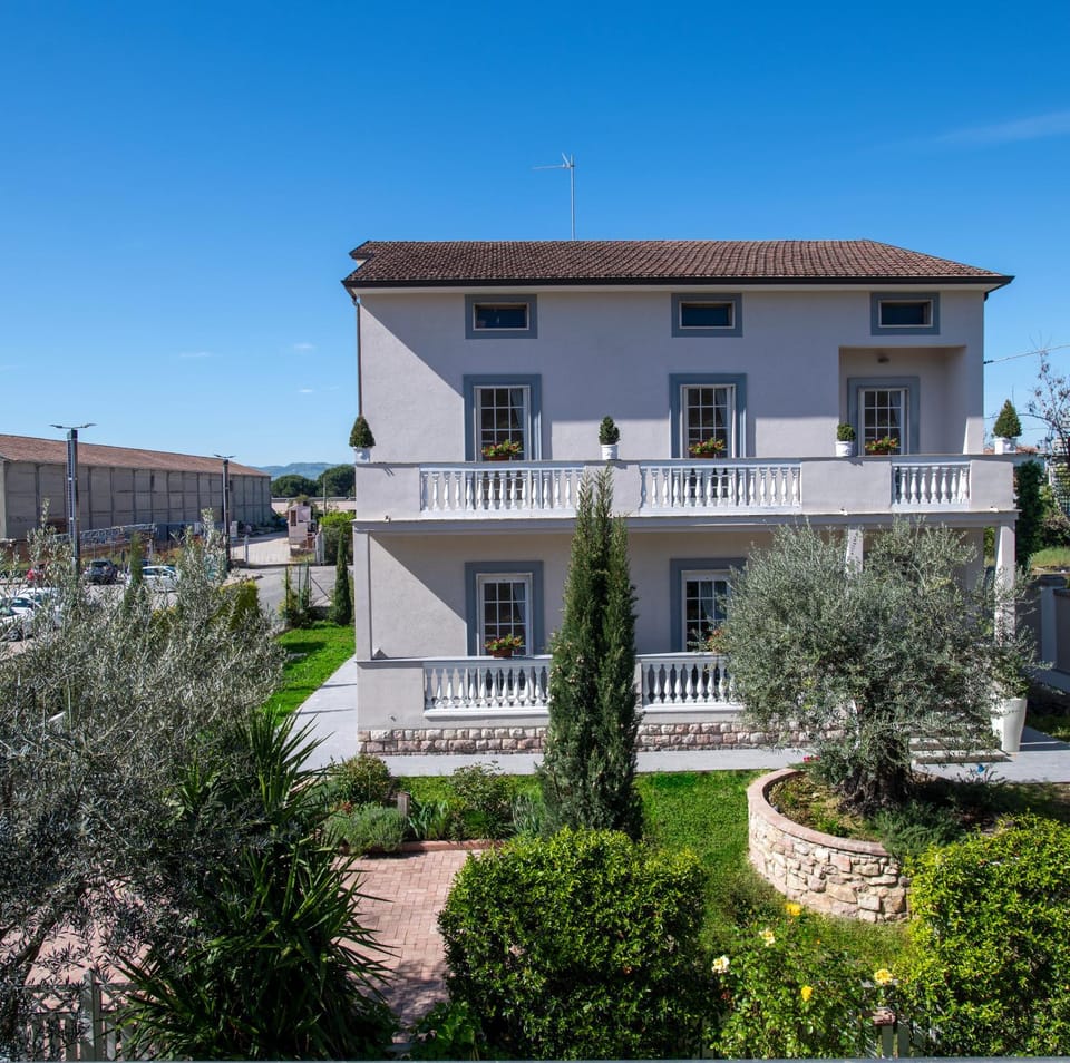 Villa Luce Assisi Rooms & Suites Bed and Breakfast in Umbria