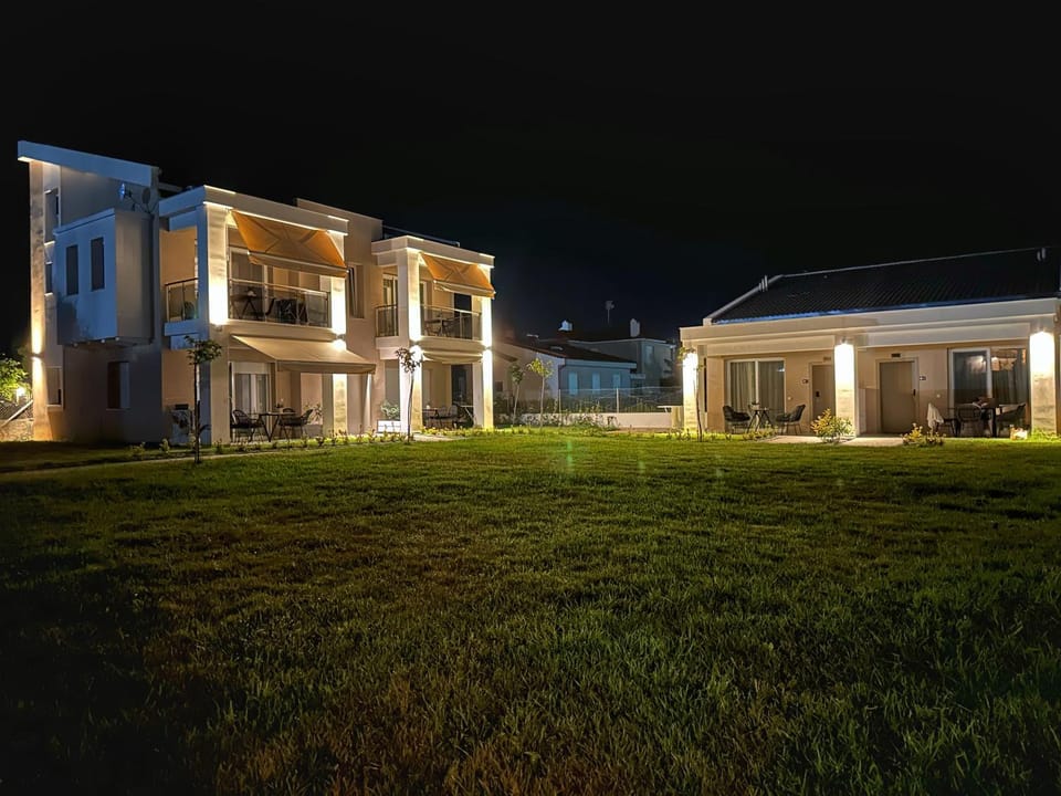 Property building, Garden