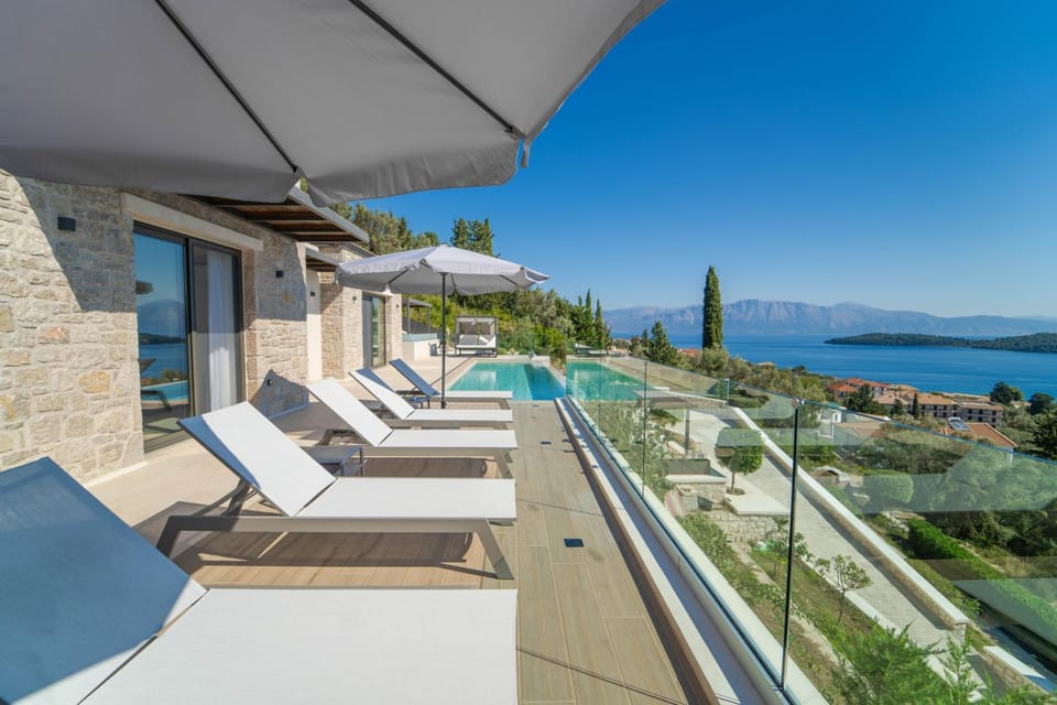 Patio, Day, Seating area, Swimming pool