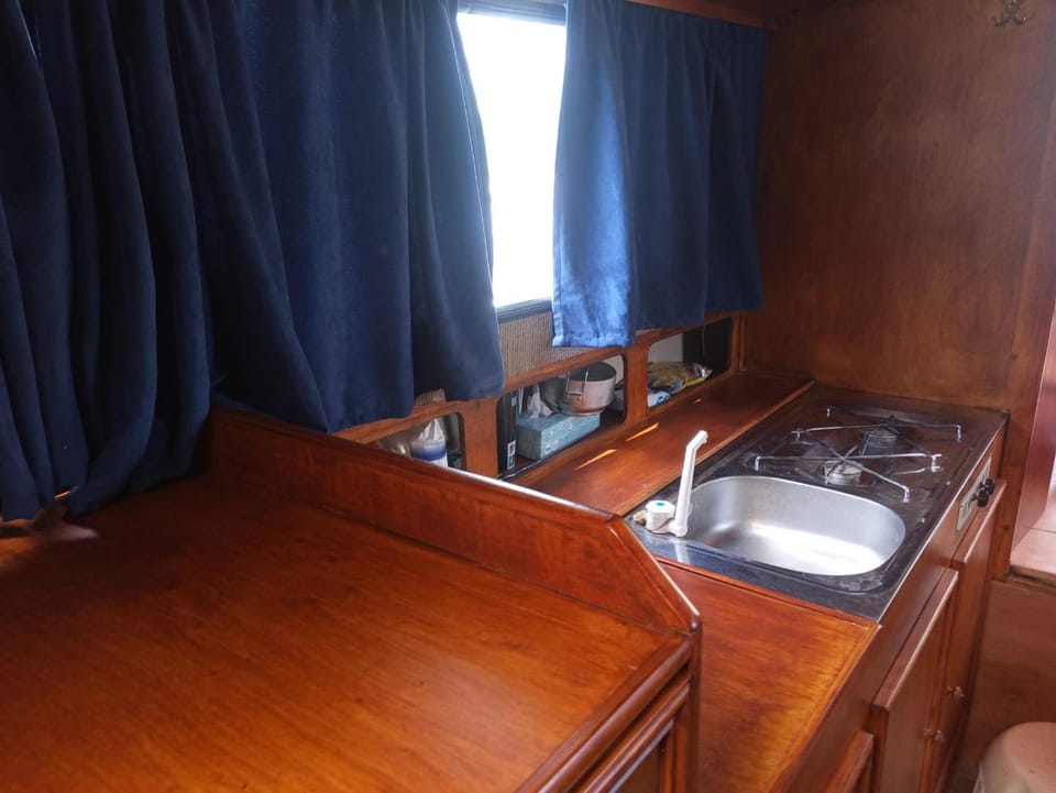 Ubytování na námořní jachtě Docked boat in South Moravian Region