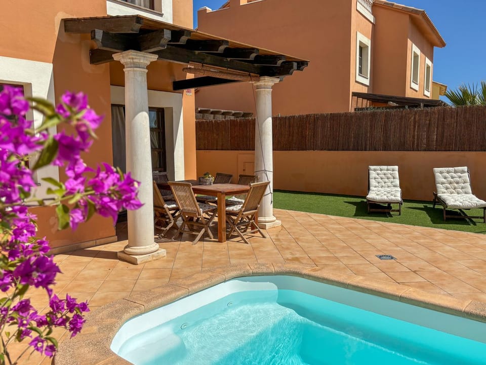 Patio, Garden, Garden view, Swimming pool, sunbed