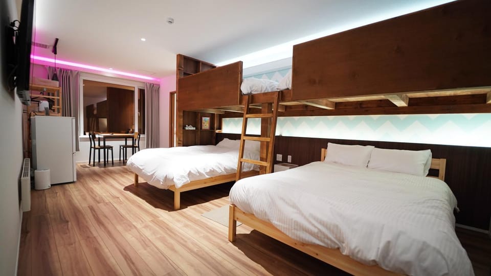 Bed, Photo of the whole room, Bedroom, bunk bed