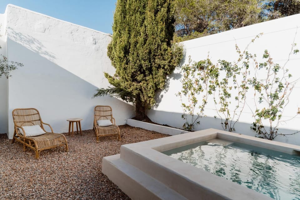 Patio, Garden, Swimming pool