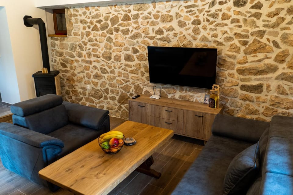 Communal lounge/ TV room, Seating area, Evening entertainment