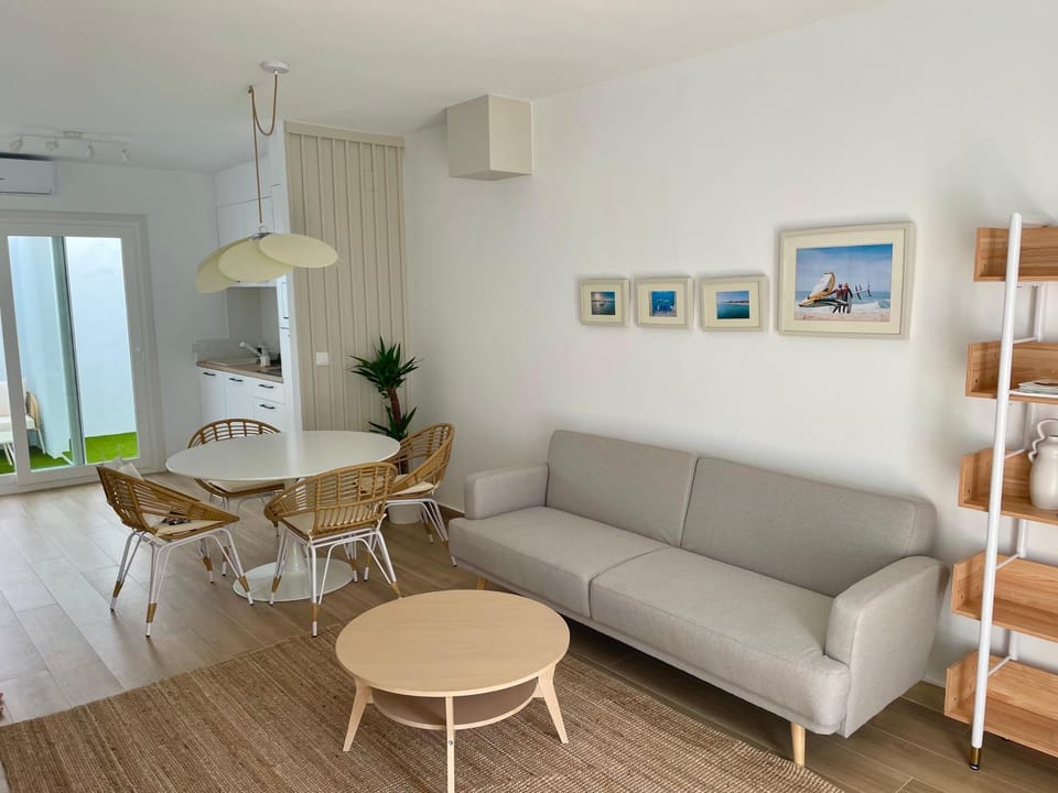 Living room, Seating area, Dining area