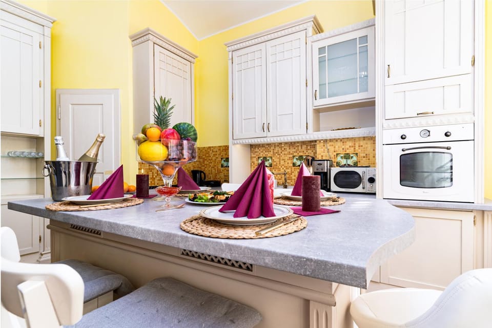 Kitchen or kitchenette, Food and drinks, Dining area, Food, dishwasher, minibar, oven, pet friendly, stove, toaster